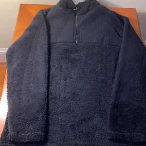 Woman’s Sherpa pullover